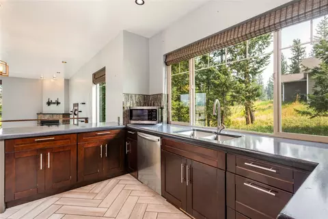 Kitchen - 61 Bear Paw Loop, Bigfork, MT 59911 photo 4 of 8