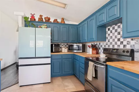 Kitchen - 32689 Blackhawk Loop, Arlee, MT 59821 photo 4 of 5