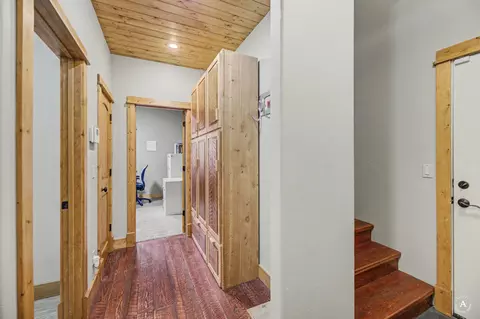 Entry Way - 214 Solomon Mountain Rd, Clancy, MT 59634 photo 3 of 6