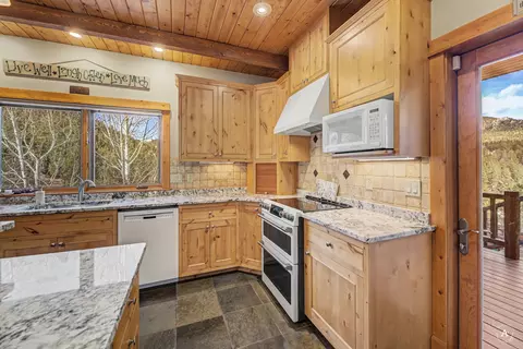 Kitchen - 214 Solomon Mountain Rd, Clancy, MT 59634 photo 4 of 5