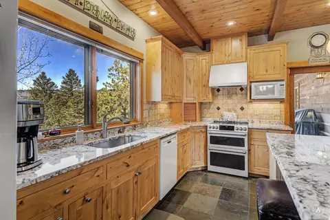 Kitchen - 214 Solomon Mountain Rd, Clancy, MT 59634 photo 3 of 5