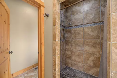 Bath - 214 Solomon Mountain Rd, Clancy, MT 59634 photo 3 of 9