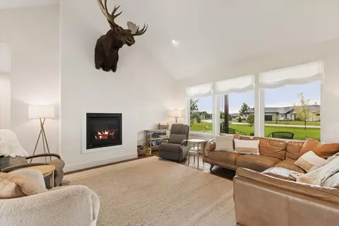 Living - 355 Jefferson St, Kalispell, MT 59901 photo 1 of 4