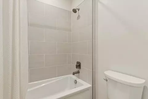 Bath - 355 Jefferson St, Kalispell, MT 59901 photo 2 of 7