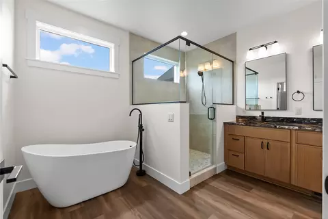 Bath - 23968 Summit Point Rd, Huson, MT 59846 photo 2 of 6
