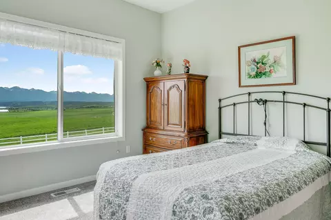 Bedroom - 41547 Flathead View Dr, Polson, MT 59860 photo 6 of 11