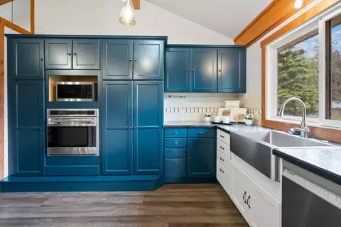 Kitchen - 300 Peaceful Dr, Bigfork, MT 59911 photo 4 of 5