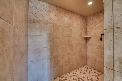 Bath - 231 Juneberry Rd, Conner, MT 59827 photo 3 of 5