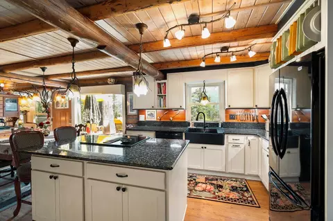 Kitchen - 14259 Sunburst Dr, Bigfork, MT 59911 photo 2 of 4
