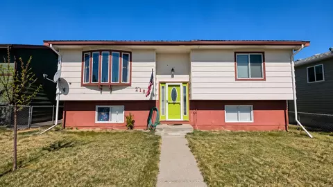 218 5th Ave NE, Cut Bank, MT 59427