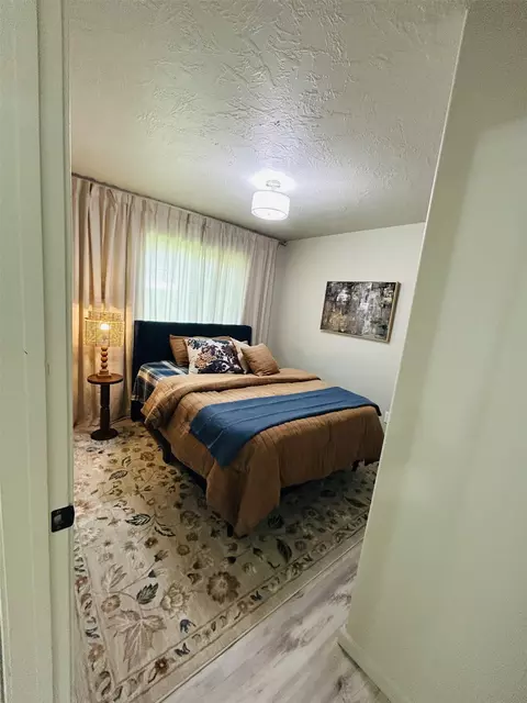 Bedroom - 517 23rd St NE, Black Eagle, MT 59414 photo 3 of 4