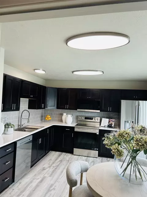 Kitchen - 517 23rd St NE, Black Eagle, MT 59414 photo 1 of 2