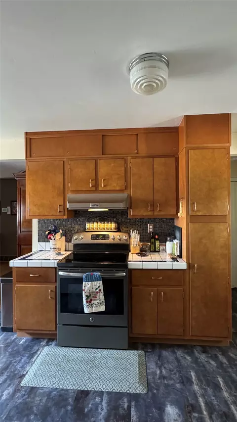 Kitchen - 713 3rd Ave, Big Sandy, MT 59520 photo 4 of 4