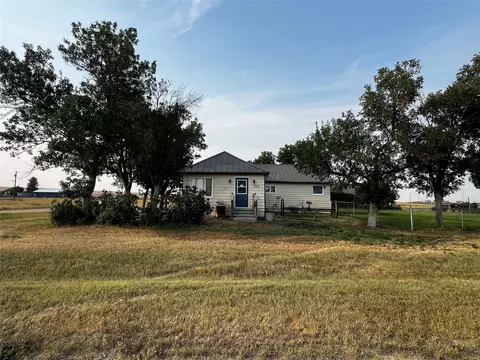 Exterior - 713 3rd Ave, Big Sandy, MT 59520 photo 5 of 6