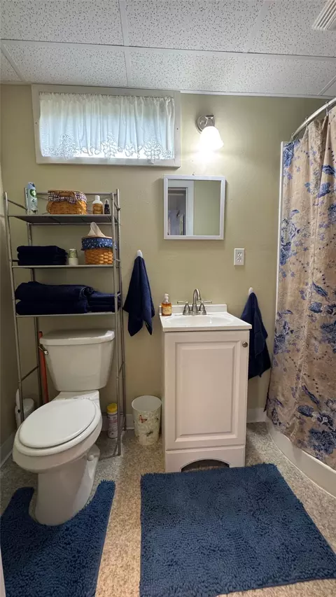 Bath - 713 3rd Ave, Big Sandy, MT 59520 photo 1 of 2