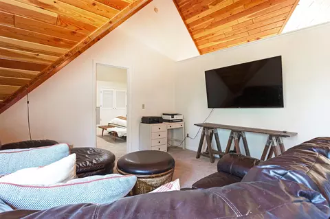 Living - 108 Freedom Rd, Hamilton, MT 59840 photo 7 of 9