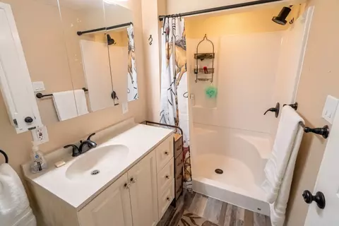 Bath - 81 Seibold Ln, Cascade, MT 59421 photo 3 of 3
