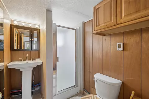 Bath - 12 Cascade Ave, Monarch, MT 59463 photo 1 of 3
