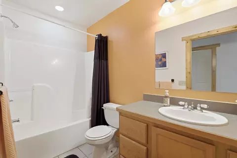 Bath - 655 Pebble Dr, Kalispell, MT 59901 photo 2 of 2