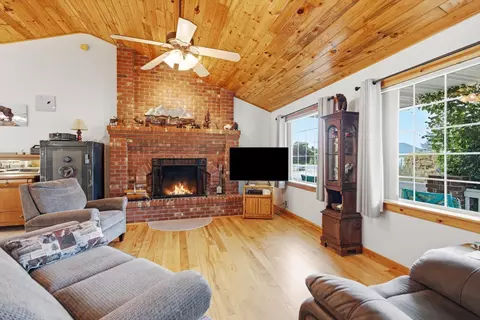 Living - 655 Pebble Dr, Kalispell, MT 59901 photo 1 of 3