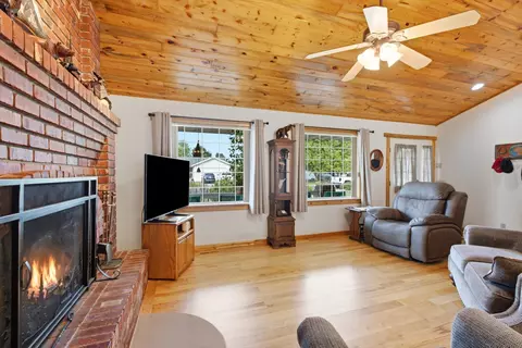 Living - 655 Pebble Dr, Kalispell, MT 59901 photo 2 of 3