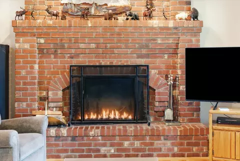 Living - 655 Pebble Dr, Kalispell, MT 59901 photo 3 of 3