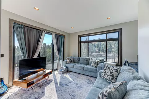 Living - 67 Holmes Gulch Rd, Clancy, MT 59634 photo 5 of 6