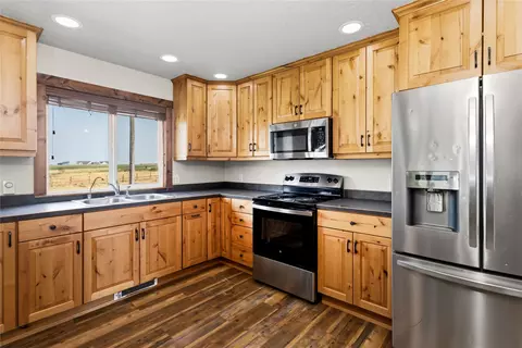Kitchen - 41187 Tower Rd, Polson, MT 59860 photo 1 of 3