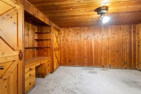 Bedroom - 41187 Tower Rd, Polson, MT 59860 photo 4 of 4