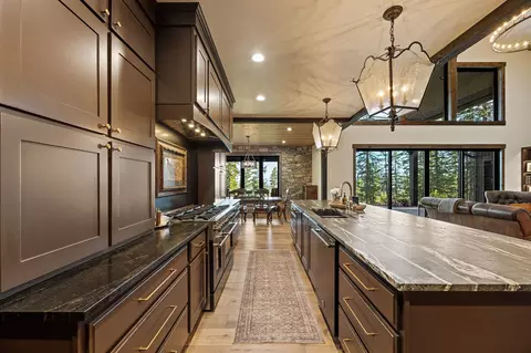 Kitchen - 205 Pinto Trl, Bigfork, MT 59911 photo 3 of 8