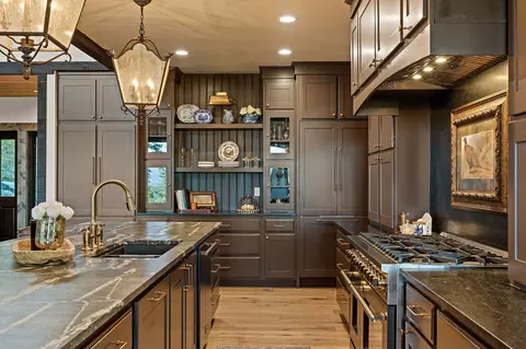 Kitchen - 205 Pinto Trl, Bigfork, MT 59911 photo 5 of 8