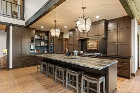 Kitchen - 205 Pinto Trl, Bigfork, MT 59911 photo 4 of 8