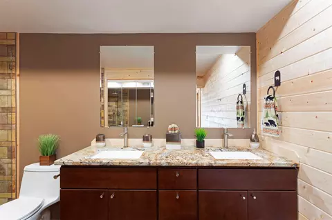 Bath - 5769 Serenity Ln, Conner, MT 59827 photo 5 of 7
