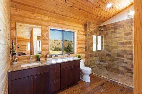 Bath - 5769 Serenity Ln, Conner, MT 59827 photo 1 of 7