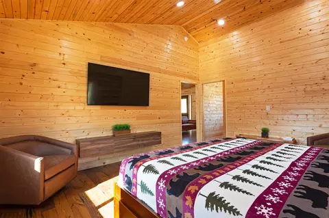 Bedroom - 5769 Serenity Ln, Conner, MT 59827 photo 2 of 5