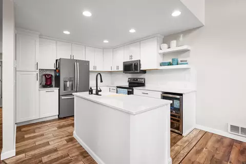 Kitchen - 257 Eagle Bend Dr, Bigfork, MT 59911 photo 1 of 2