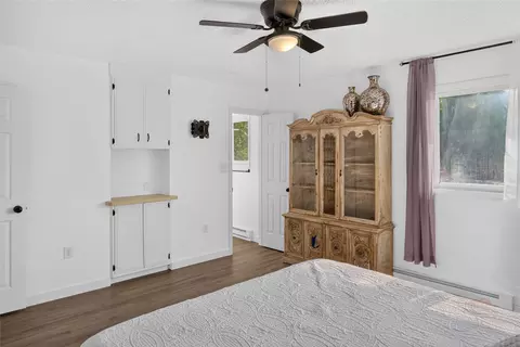 Bedroom - 911 Greers Ferry Rd, Libby, MT 59923 photo 2 of 4