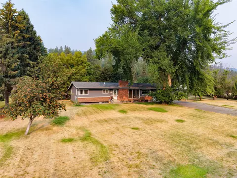 Exterior - 911 Greers Ferry Rd, Libby, MT 59923 photo 2 of 12