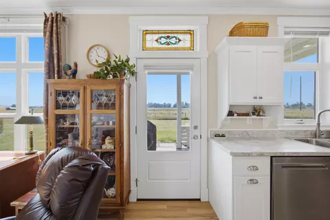 Entry Way - 320 Mansion View Loop, Hamilton, MT 59840 photo 3 of 4