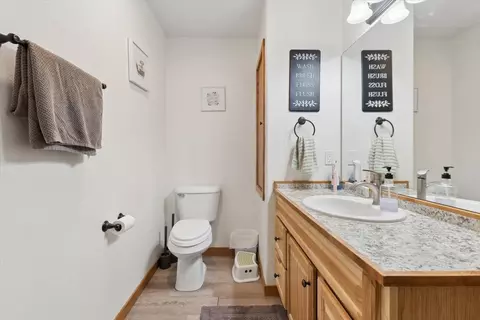 Bath - 414 2nd Ave E, Eureka, MT 59917 photo 2 of 4