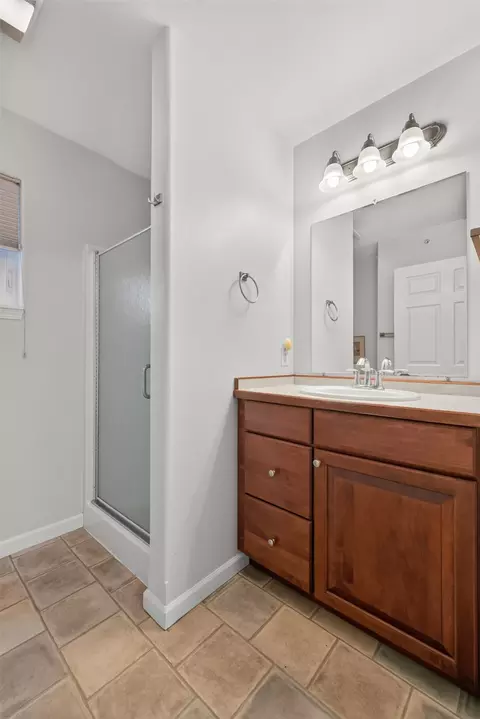 Bath - 36 Stoney Brook Dr, Clancy, MT 59634 photo 1 of 6