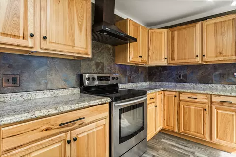 Kitchen - 353 Klock Rd, Cascade, MT 59421 photo 4 of 5