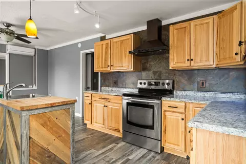 Kitchen - 353 Klock Rd, Cascade, MT 59421 photo 3 of 5