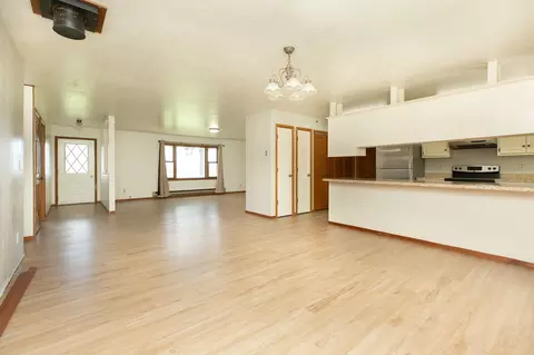 Living - 904 S Shoshone Loop, Hamilton, MT 59840 photo 4 of 16
