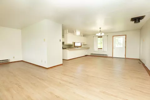 Living - 904 S Shoshone Loop, Hamilton, MT 59840 photo 5 of 16