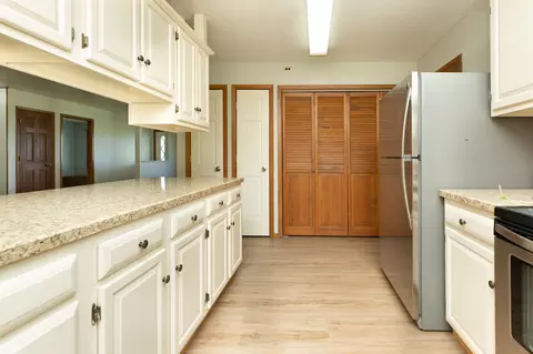 Kitchen - 904 S Shoshone Loop, Hamilton, MT 59840 photo 3 of 3