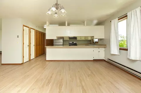 Living - 904 S Shoshone Loop, Hamilton, MT 59840 photo 2 of 16