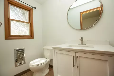 Bath - 904 S Shoshone Loop, Hamilton, MT 59840 photo 4 of 4