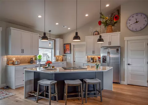 Kitchen - 34533 Eagle Crest Dr, Polson, MT 59860 photo 1 of 1