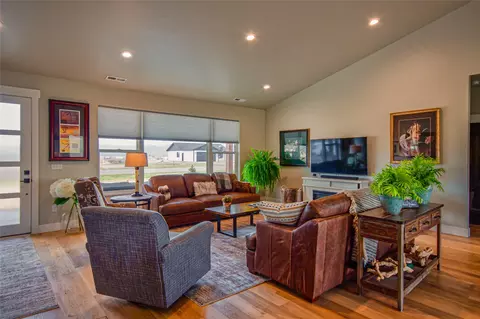 Living - 34533 Eagle Crest Dr, Polson, MT 59860 photo 1 of 2